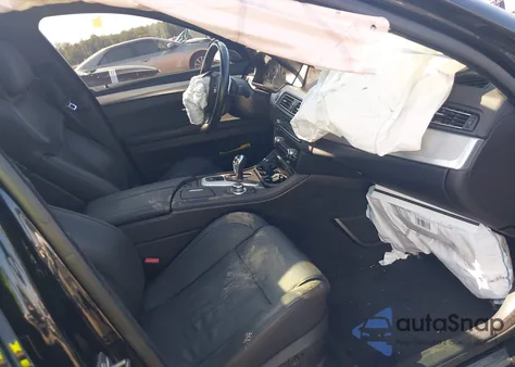 2013 BMW M5 z USA, uszkodzony, nr VIN WBSFV9C5XDC773174